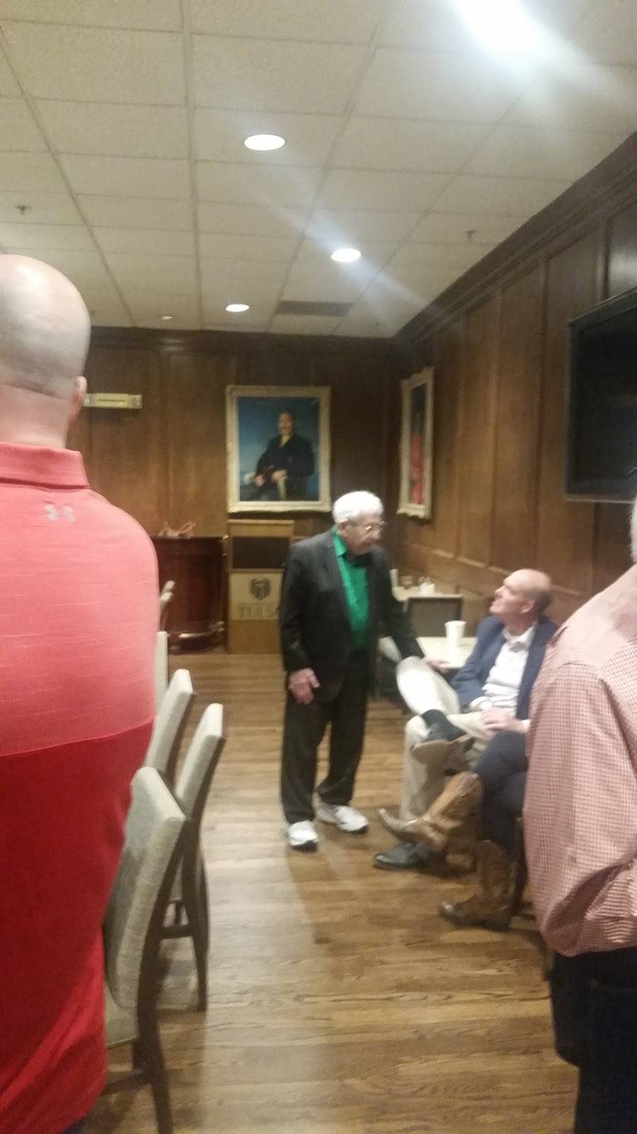 Hurricane Hut | restaurant | E 5th Pl, Tulsa, OK 74104, USA | 9186312000 OR +1 918-631-2000