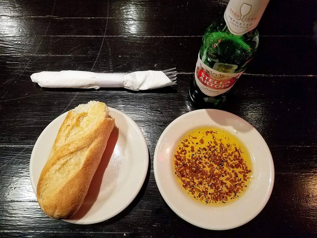 Johnny Carinos | restaurant | 920 U.S. 31 N, Greenwood, IN 46142, USA | 3178855735 OR +1 317-885-5735