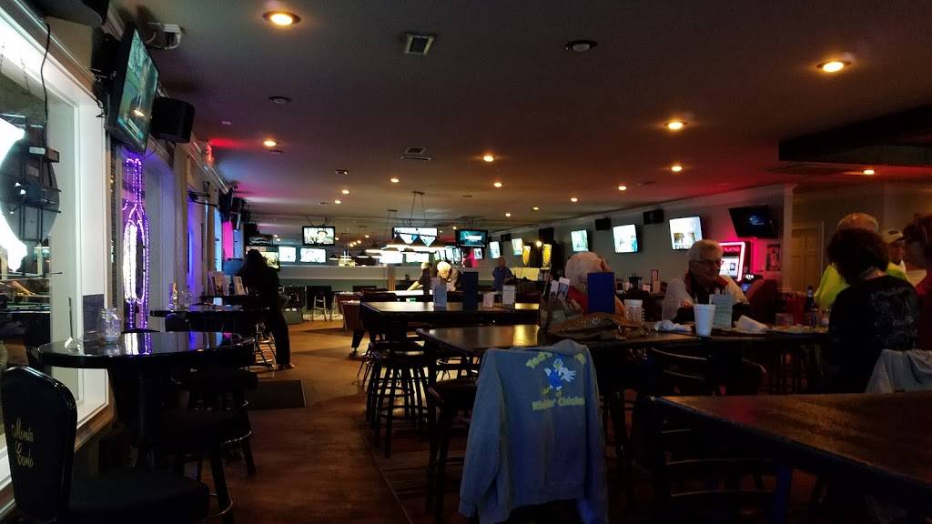 The Waterway House Sports and Spirits | restaurant | 9814 N Kings Hwy, Myrtle Beach, SC 29572, USA | 8432327077 OR +1 843-232-7077