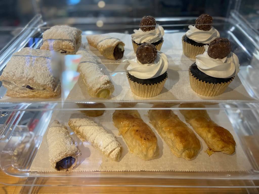 Latin Sisters Cafe | restaurant | 173 N Country Club Rd, Lake Mary, FL 32746, USA | 4077324517 OR +1 407-732-4517