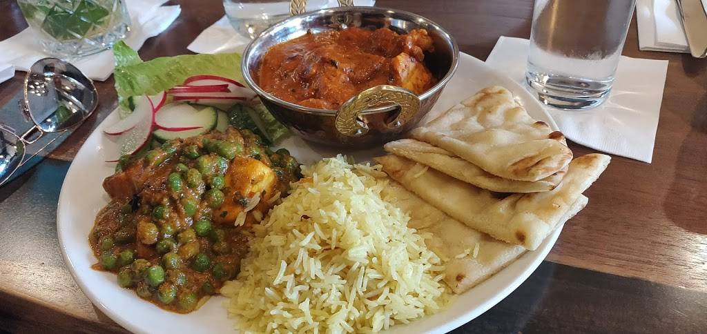 Romy’s Restaurant & Lounge | restaurant | 15218 Yonge St, Aurora, ON L4G 1L9, Canada | 9055037669 OR +1 905-503-7669