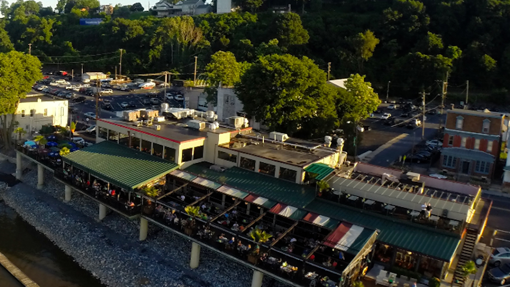 Dukes Riverside Bar & Grille | restaurant | 313 S Front St, Wormleysburg, PA 17043, USA | 7177371313 OR +1 717-737-1313