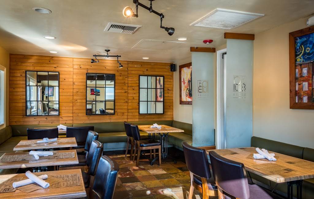 Public House | restaurant | 41971 Main St, Temecula, CA 92590, USA | 9516767305 OR +1 951-676-7305