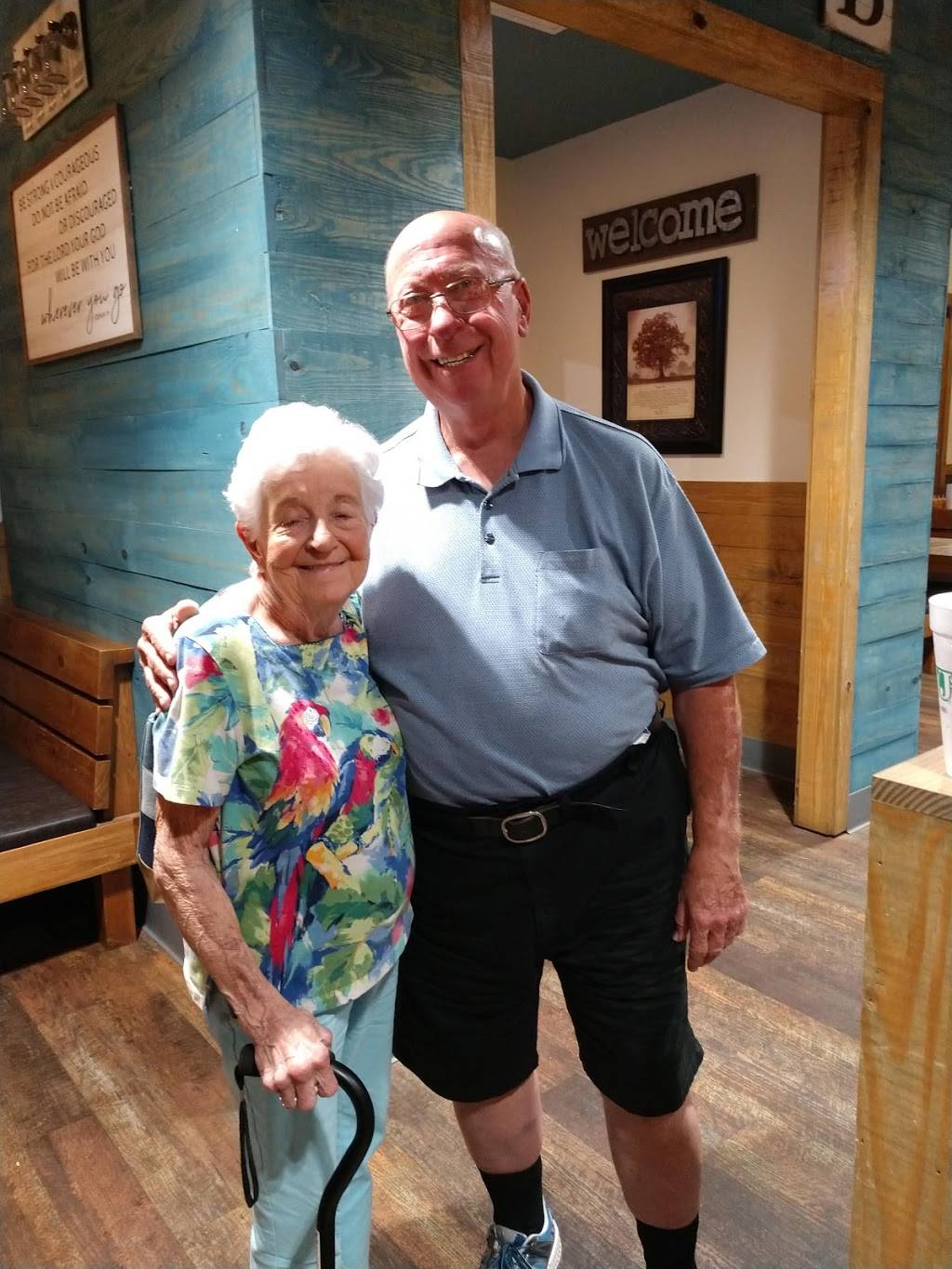 Hog N Bones | restaurant | 755 N 1st St, Jesup, GA 31545, USA | 9123852657 OR +1 912-385-2657