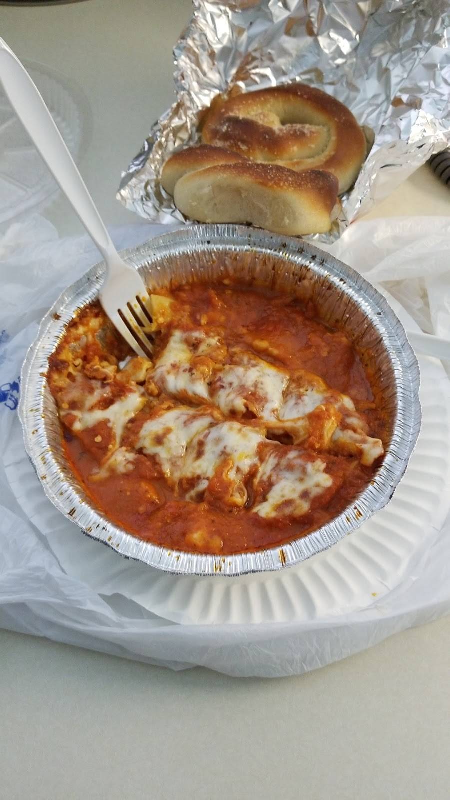 Luigis Pasta & Pizza | restaurant | 1636 W Mockingbird Ln, Dallas, TX 75235, USA | 2146349054 OR +1 214-634-9054