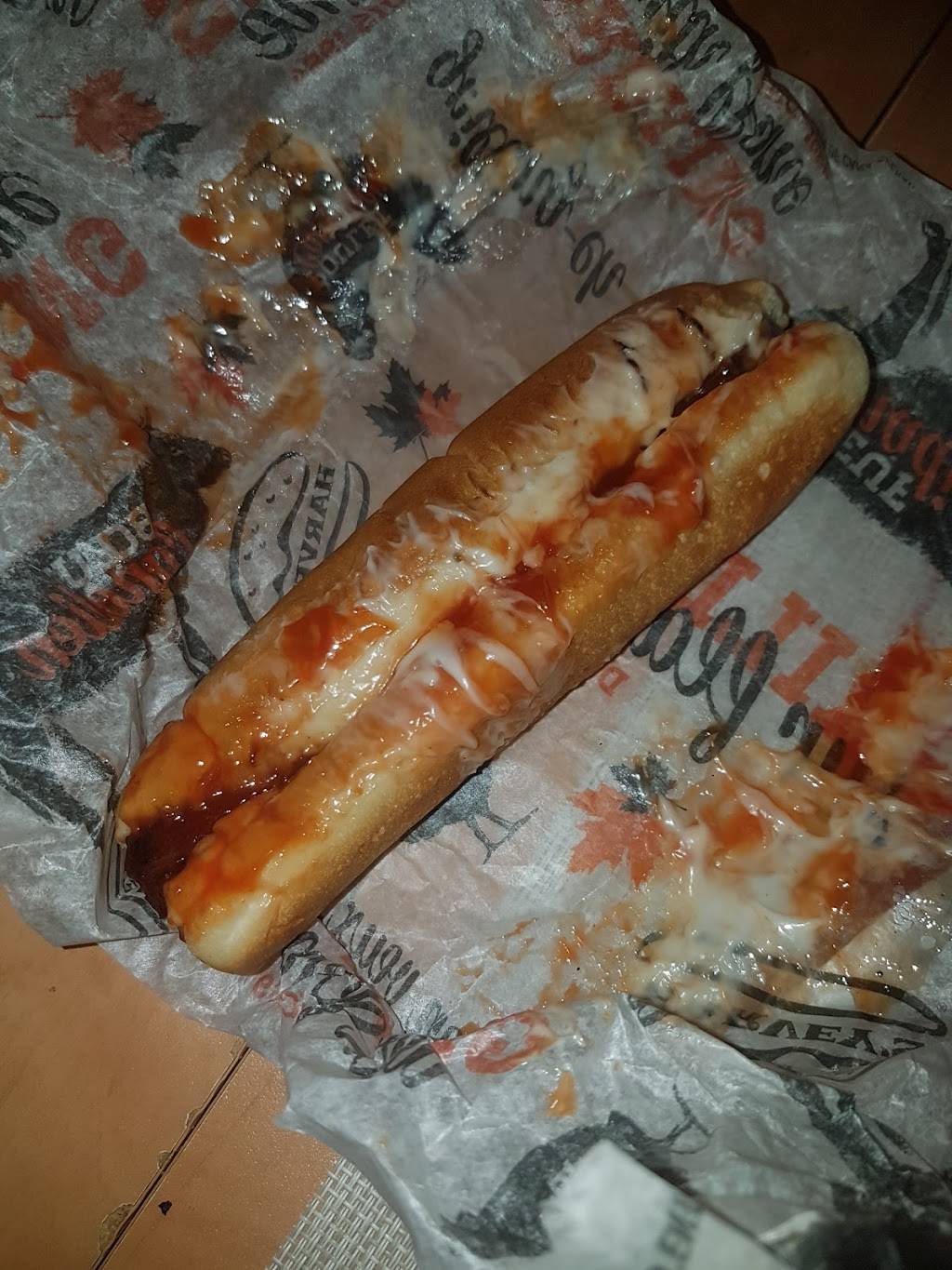 Harveys | restaurant | 12575 Rue Sherbrooke E, Pointe-aux-Trembles, QC H1B 1C8, Canada | 5143855555 OR +1 514-385-5555