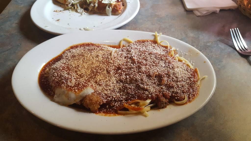 Giannillis II Restaurant & Lounge | restaurant | 4816 State St #30, Greensburg, PA 15601, USA | 7248325600 OR +1 724-832-5600