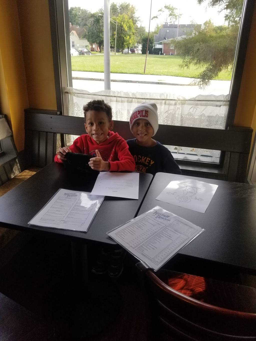 Mayfair Taproom | restaurant | 2032 E 10th St, Indianapolis, IN 46201, USA | 3174192393 OR +1 317-419-2393