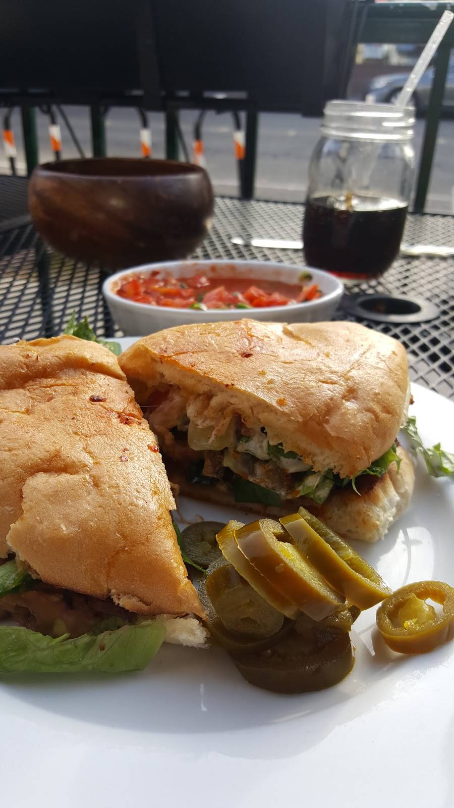 J&R Tacos | restaurant | 437 W Main St, Merced, CA 95340, USA | 2093842923 OR +1 209-384-2923