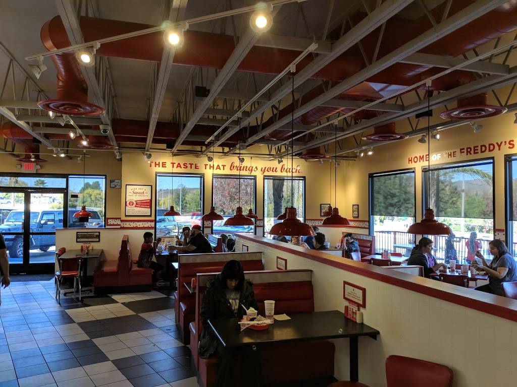 Freddys Frozen Custard & Steakburgers | restaurant | 391 Hampshire Rd, Westlake Village, CA 91361, USA | 8054973344 OR +1 805-497-3344