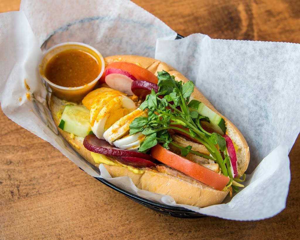 La Casita Pupuseria & Cocina C.A | restaurant | 2 E Diamond Ave, Gaithersburg, MD 20877, USA | 2404745615 OR +1 240-474-5615