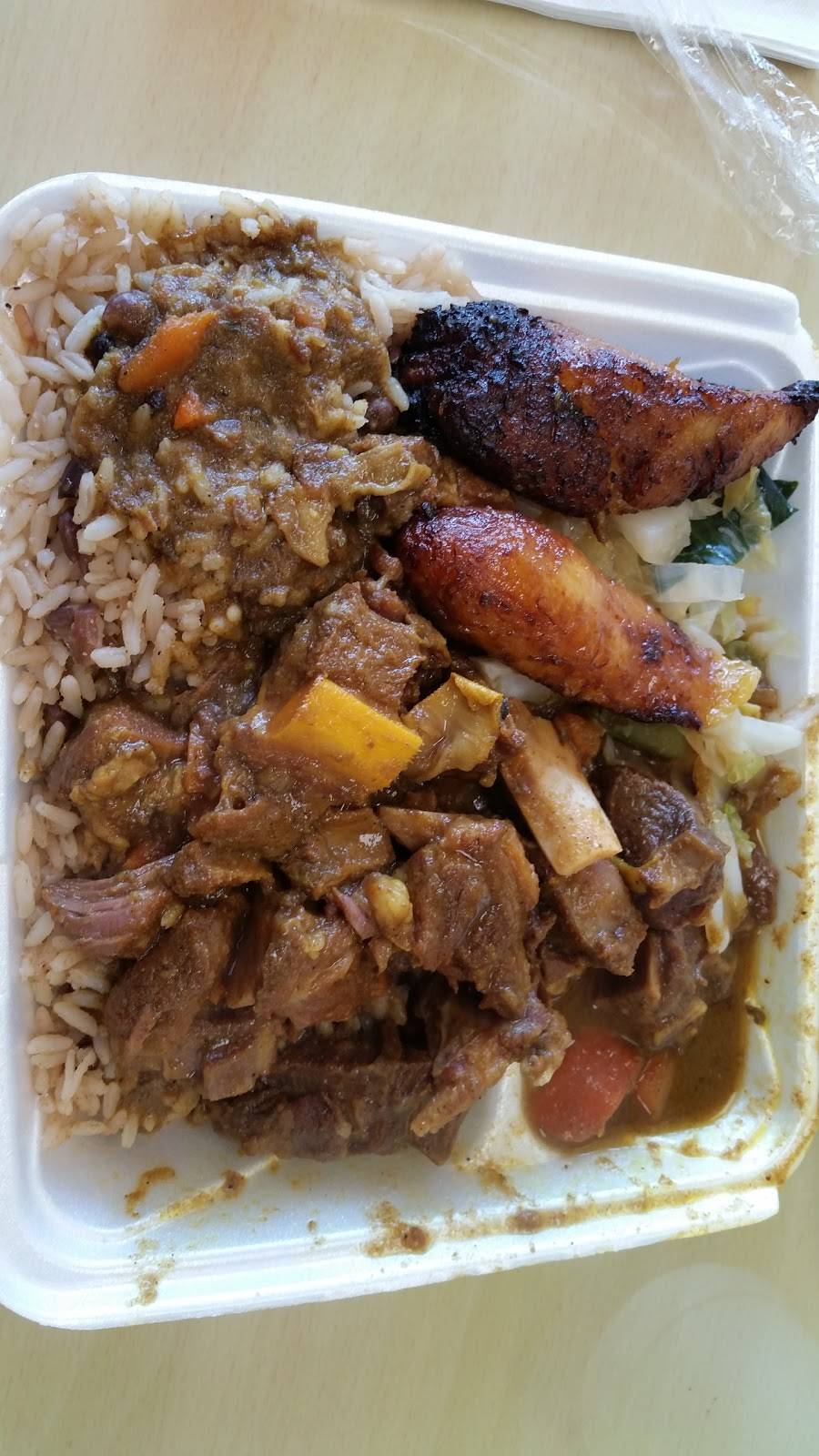 Golden Krust Caribbean Restaurant | bakery | 6920 Douglas Blvd, Douglasville, GA 30135, USA | 6786316920 OR +1 678-631-6920