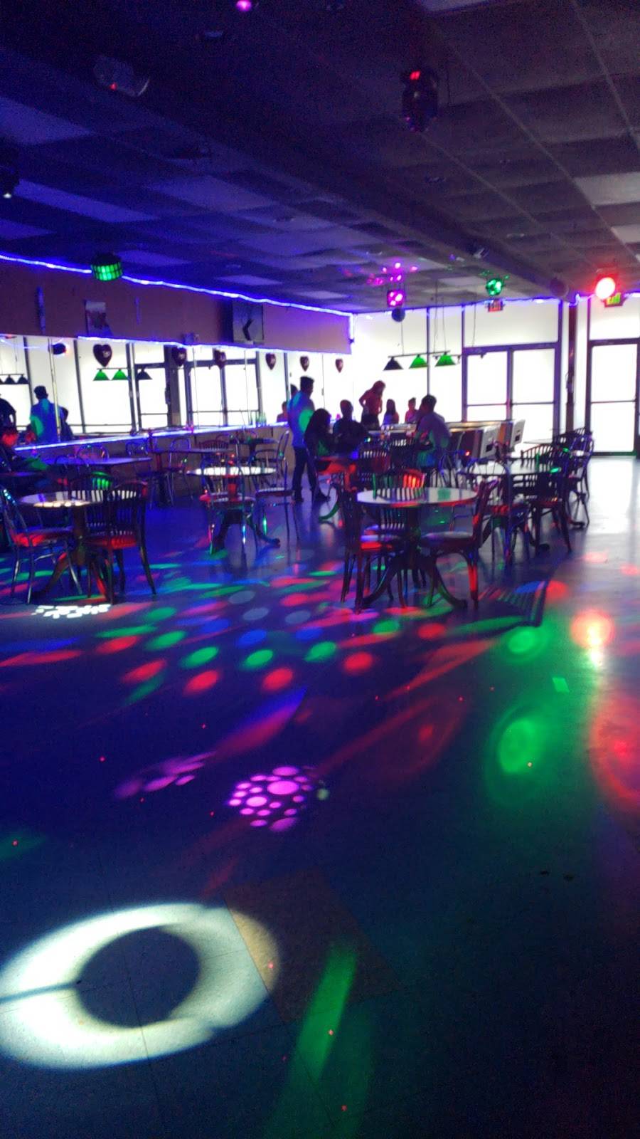 Malibu Sports Grill and Bar | restaurant | 8265 Shoppers Square, Manassas, VA 20111, USA | 5712299653 OR +1 571-229-9653