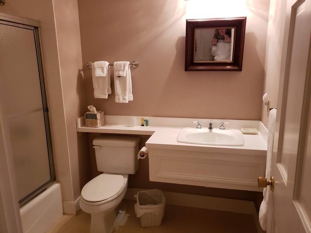 Fiddlehead Inn featuring The Rabbit Hole | restaurant | 144 Huntington Rd, Worthington, MA 01098, USA | 4132380144 OR +1 413-238-0144