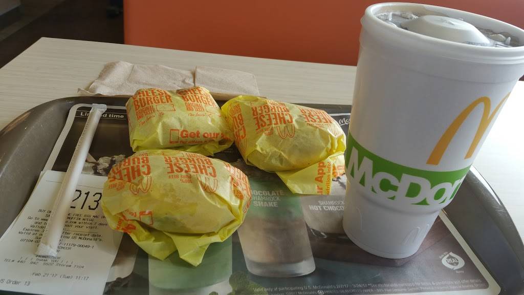 McDonalds | cafe | 8380 Broadmoor Rd, Mentor, OH 44060, USA | 4409425522 OR +1 440-942-5522