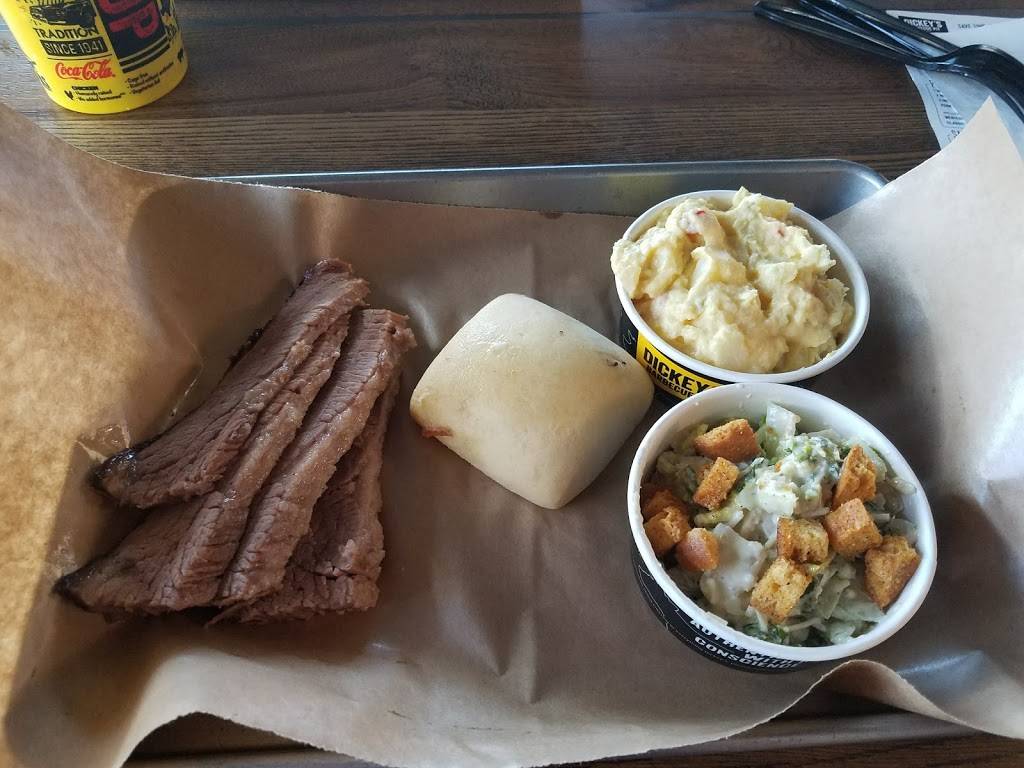 Dickeys Barbecue Pit | restaurant | 886 E Alosta Ave, Azusa, CA 91702, USA | 6263340003 OR +1 626-334-0003