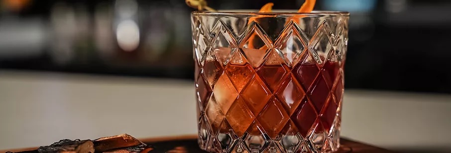 Landmark Bar & Kitchen | restaurant | 5609 SMU Boulevard, Dallas, TX 75206, USA | 2143005025 OR +1 214-300-5025