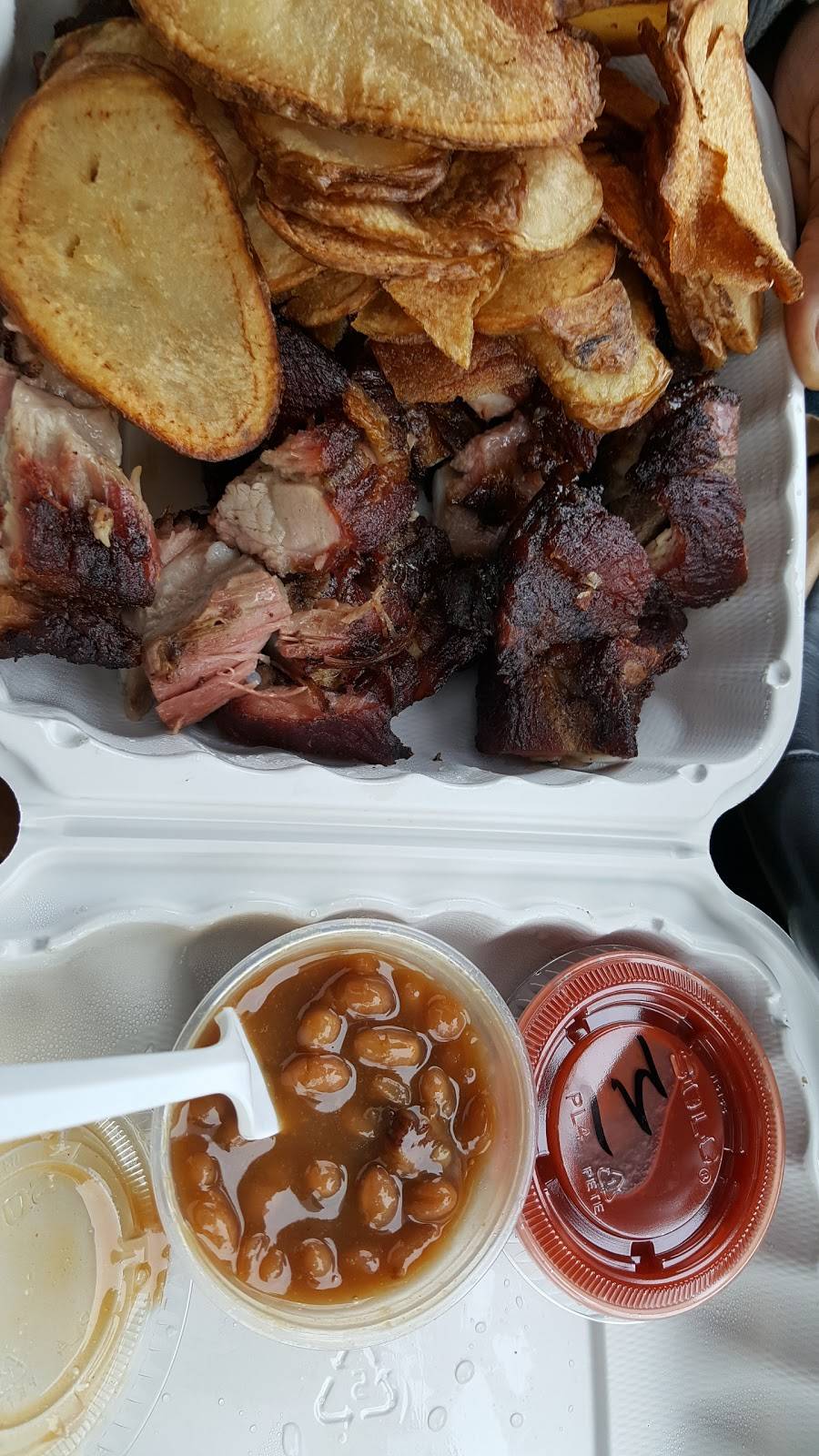 Ted Cooks 19th Hole BBQ | restaurant | 2814 E 38th St, Minneapolis, MN 55406, USA | 6127212023 OR +1 612-721-2023