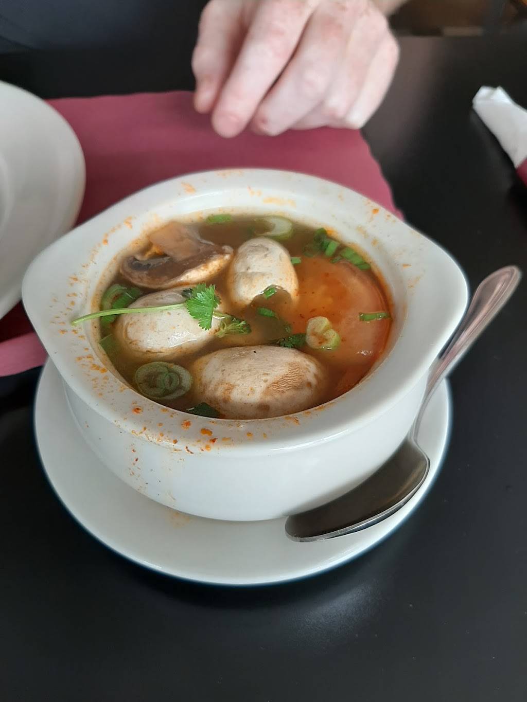 Bees Thai Cuisine | restaurant | 167 Ives St, Providence, RI 02906, USA | 4012732727 OR +1 401-273-2727