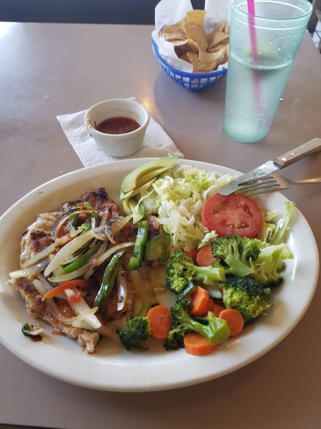 Vallarta Restaurant | restaurant | 981 Frontage Rd, McFarland, CA 93250, USA | 6617926872 OR +1 661-792-6872