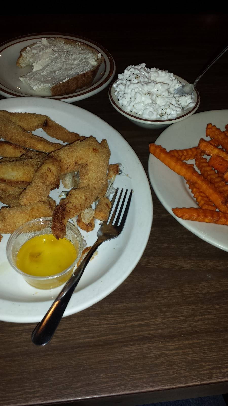 Crossroad Inn | restaurant | 5975 IN-9, Columbia City, IN 46725, USA | 2603962144 OR +1 260-396-2144