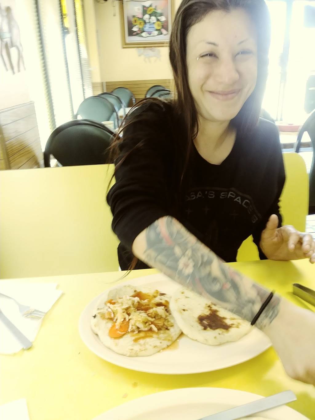 Mexican Country Cafe | restaurant | 15215 7th St, Victorville, CA 92395, USA | 7602453528 OR +1 760-245-3528