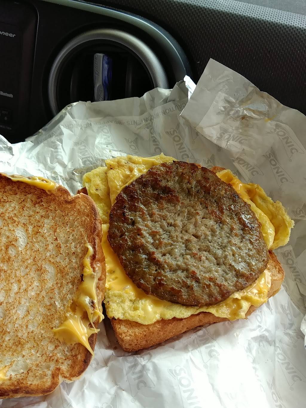 Sonic Drive-In | restaurant | 1960 Suburban Ave, St Paul, MN 55119, USA | 6513799898 OR +1 651-379-9898