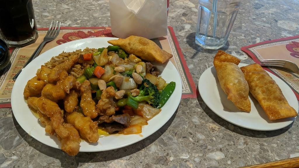 Mei Ling Chinese Food | restaurant | 15005 Yonge St, Aurora, ON L4G 1M5, Canada | 9057261218 OR +1 905-726-1218