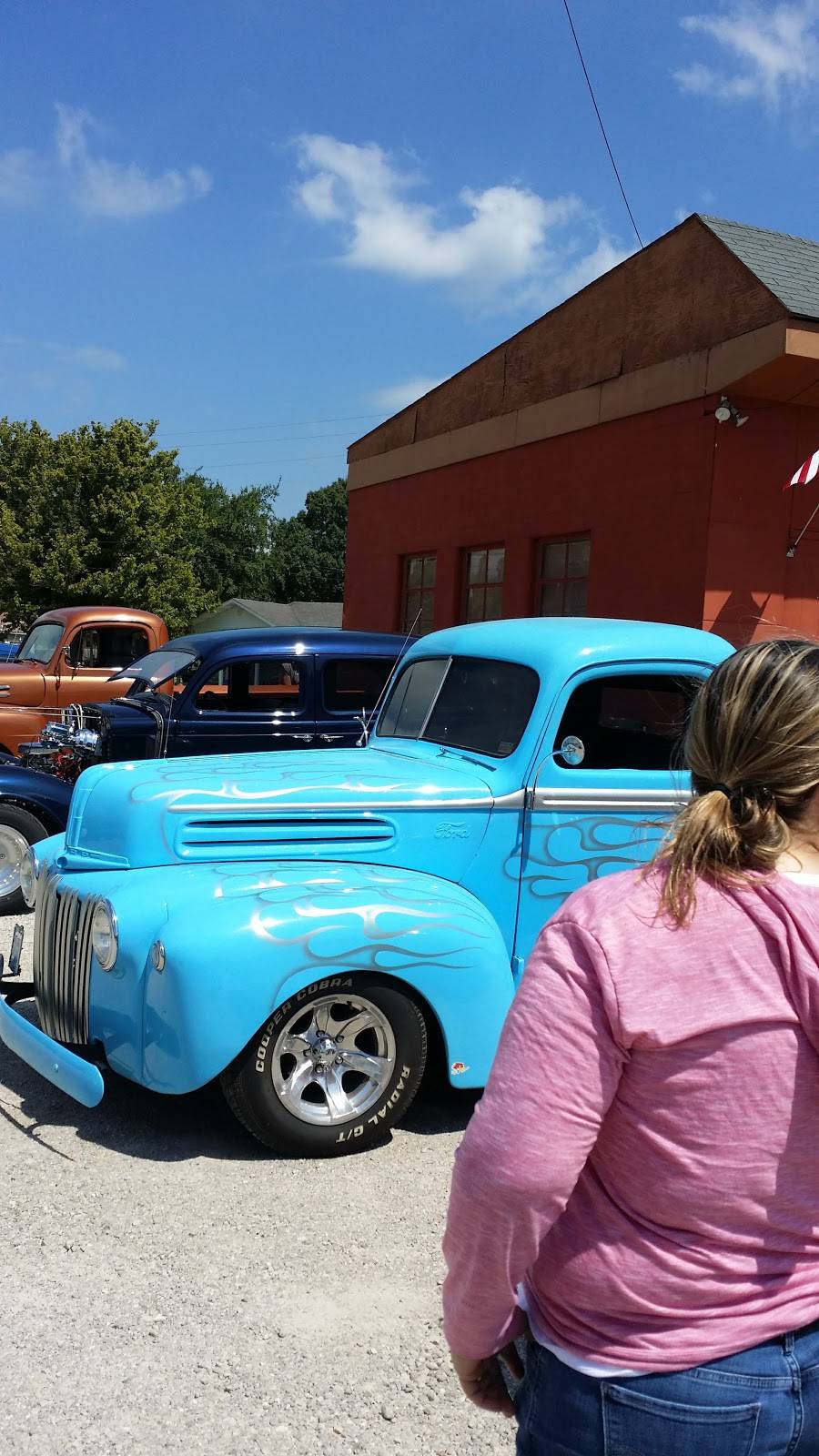 Earls Diner | restaurant | N F St, Poplar Bluff, MO 63901, USA | 5737279844 OR +1 573-727-9844