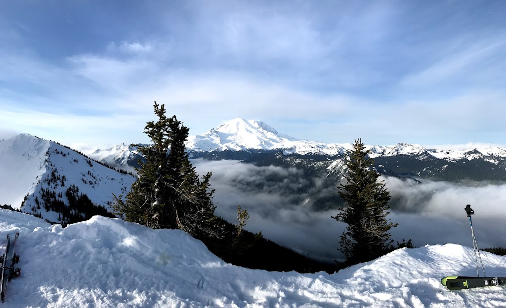 Rafters Smokehouse | restaurant | 33916 Crystal Mountain Blvd, Enumclaw, WA 98022, USA | 3606633085 OR +1 360-663-3085