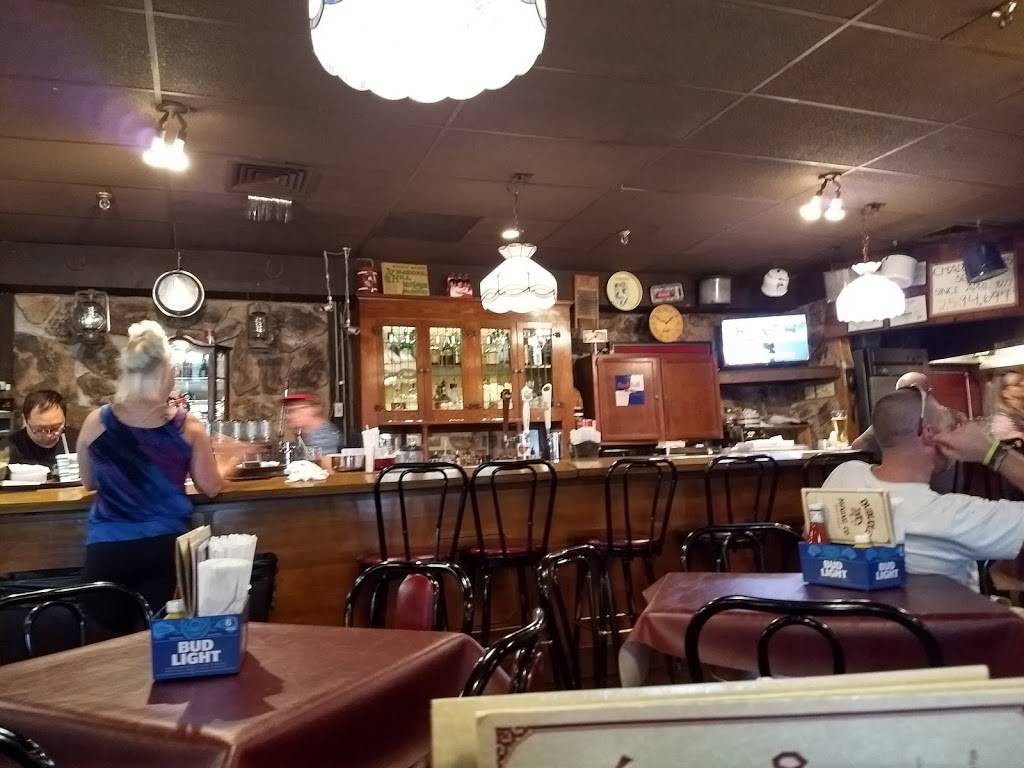 Dubuque Mining Co | restaurant | 555 John F Kennedy Rd # 600, Dubuque, IA 52002, USA | 5635571729 OR +1 563-557-1729