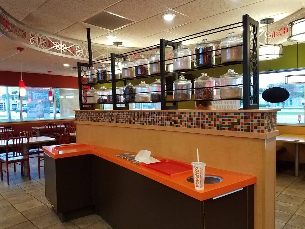 Popeyes Louisiana Kitchen | restaurant | 435 S River Rd, Des Plaines, IL 60016, USA | 2249389199 OR +1 224-938-9199