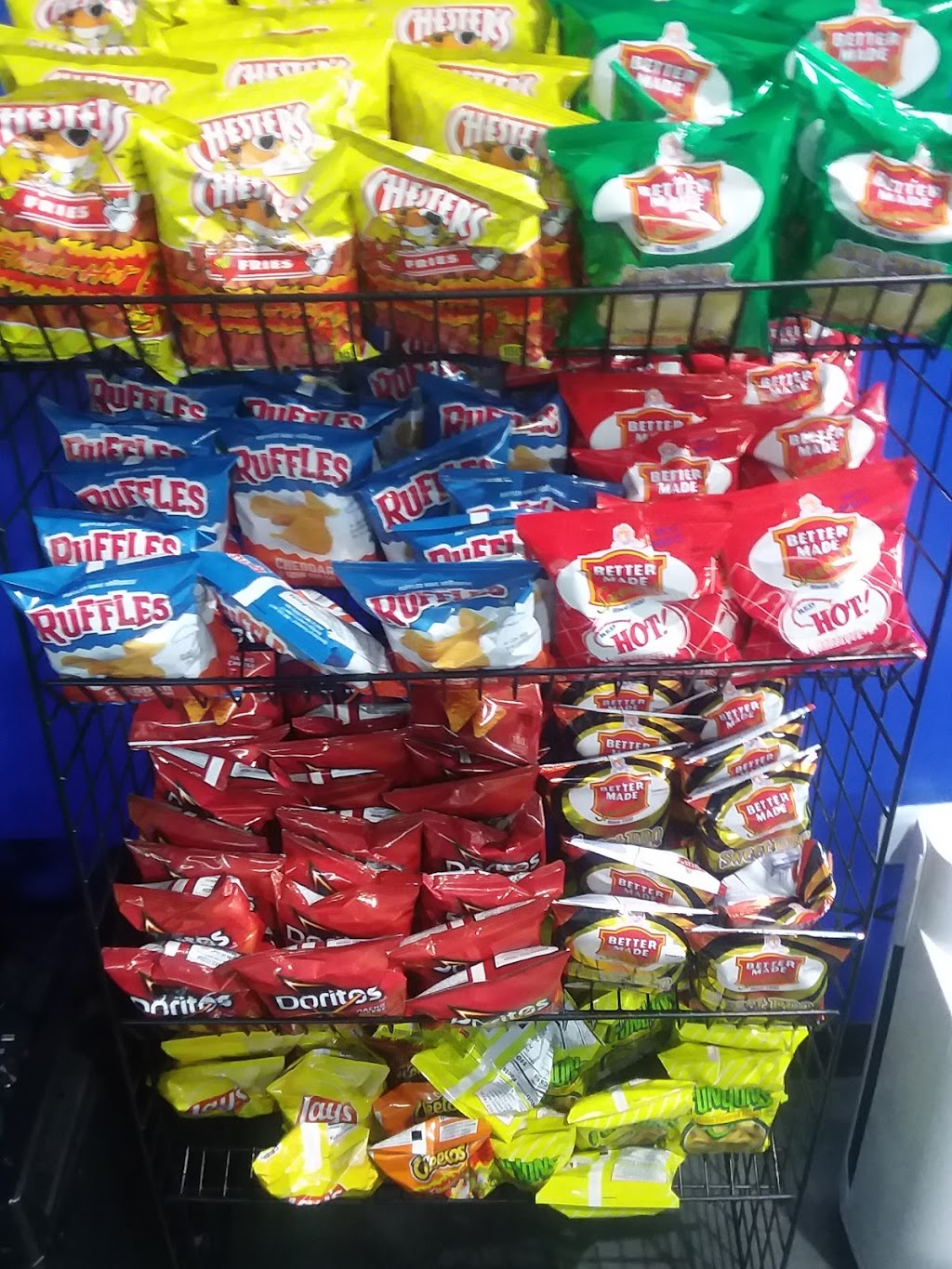 BJs Deli & Cafe | restaurant | 10333 Eight Mile Rd, Detroit, MI 48221, USA | 3133976598 OR +1 313-397-6598