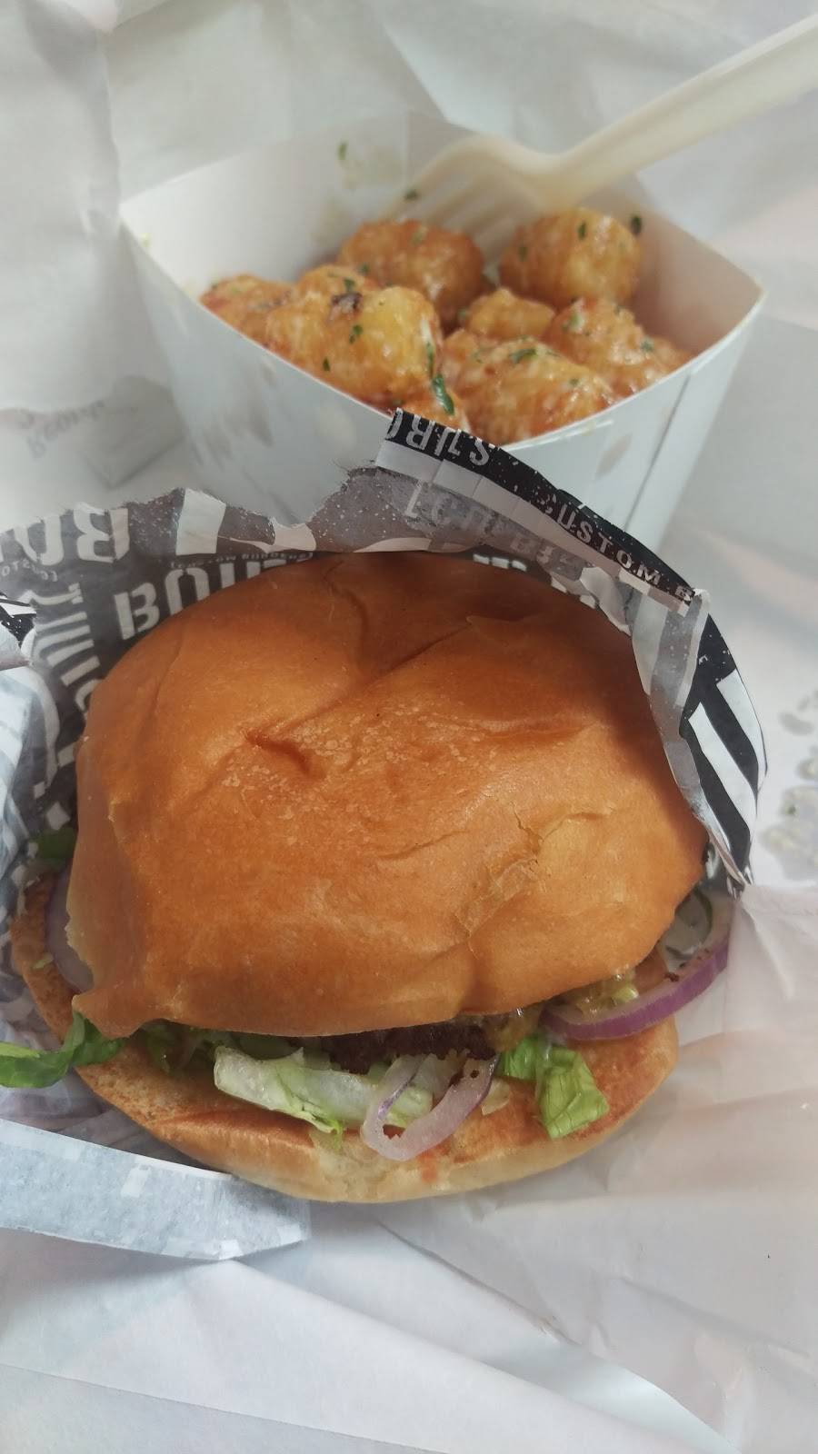 Built Custom Burgers | restaurant | 6910 Fayetteville Rd, Spc No 2300, The Streets at Southpoint, Durham, NC 27713, USA | 9842191644 OR +1 984-219-1644