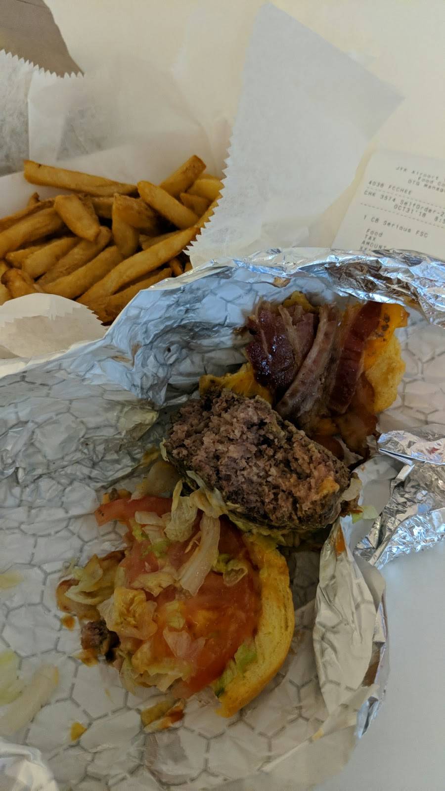 Cheeburger Cheeburger | restaurant | 6 Central Terminal Area, Jamaica, NY 11430, USA | 7186566210 OR +1 718-656-6210