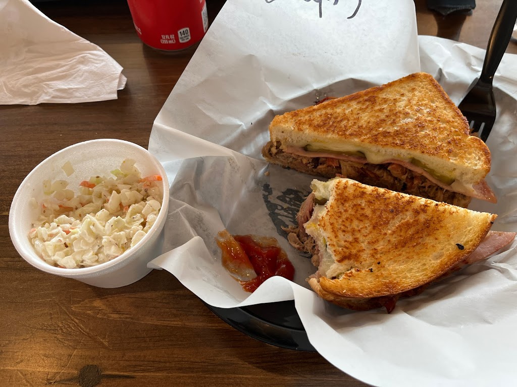 Smokey Jakes BBQ Restaurant | restaurant | 12 2nd St NW, Aitkin, MN 56431, USA | 2189288100 OR +1 218-928-8100