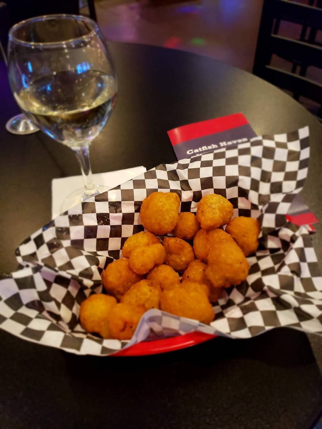 Catfish Haven | restaurant | 4650 Tower Rd, Denver, CO 80249, USA | 3033993730 OR +1 303-399-3730