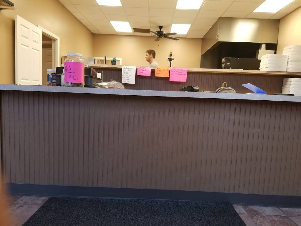 DiCarlos Original Pizza | meal takeaway | 541 Washington St, Newell, WV 26050, USA | 3044593559 OR +1 304-459-3559