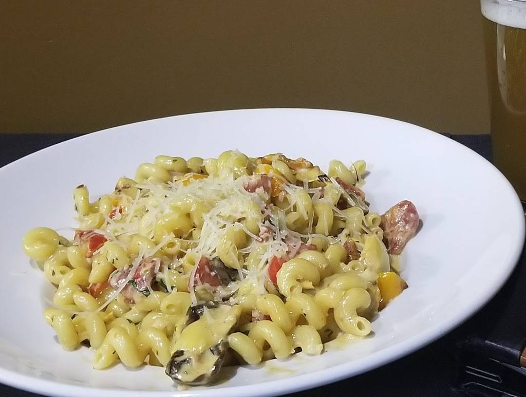 Hopvine Brewing Company | restaurant | 4030 Fox Valley Center Dr, Aurora, IL 60504, USA | 6302296030 OR +1 630-229-6030