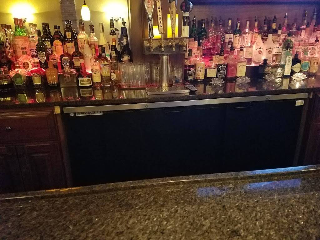 Michelangelo Pizzeria | restaurant | 10095 Main Rd, Mattituck, NY 11952, USA | 6312984100 OR +1 631-298-4100