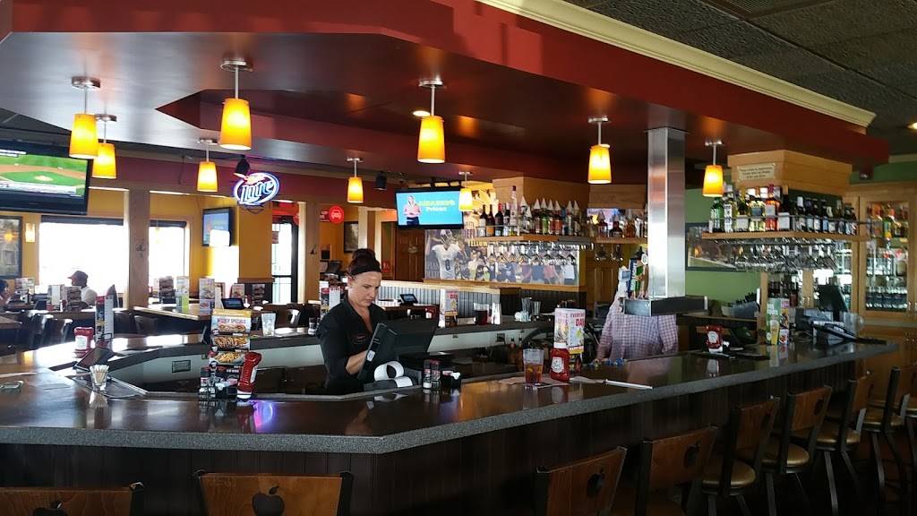 Applebees Grill + Bar | restaurant | 1003 N Clinton St, Defiance, OH 43512, USA | 4197842279 OR +1 419-784-2279