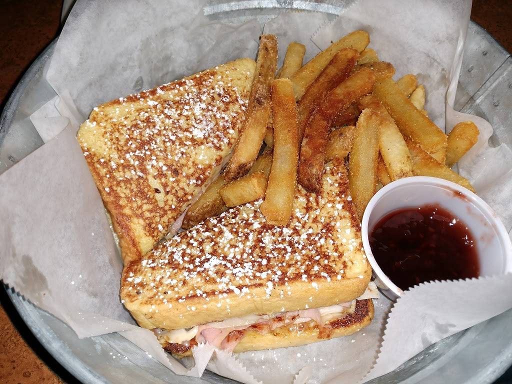 Roadhouse Country Bar & Grill | restaurant | 1901 S Bridge St, Yorkville, IL 60560, USA | 6303852571 OR +1 630-385-2571