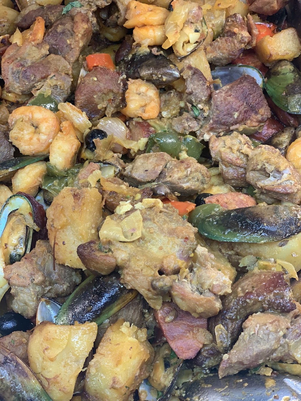 Alves Grocery | meal takeaway | 274 N Main St, Brockton, MA 02301, USA | 5085867595 OR +1 508-586-7595