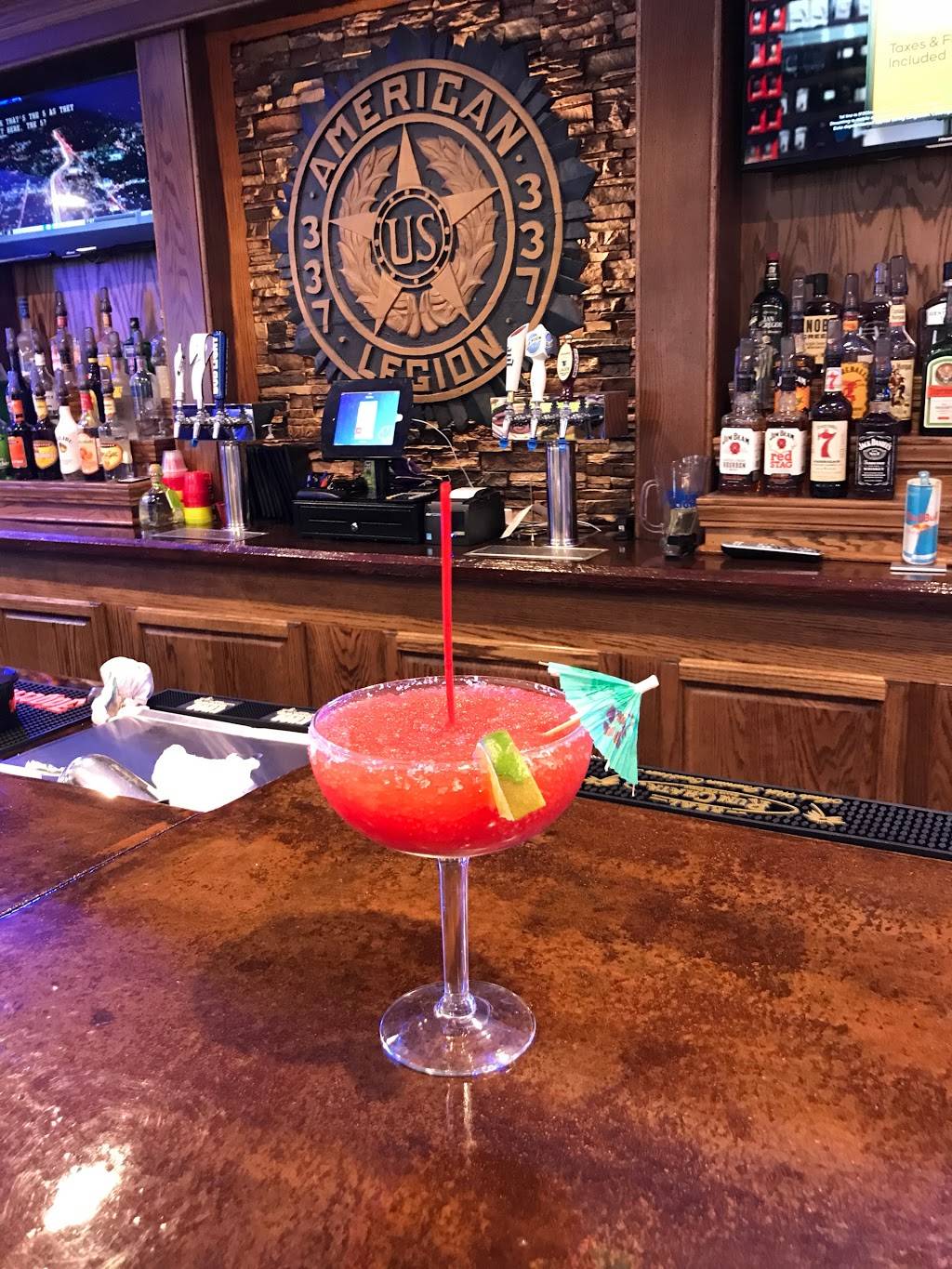 The Dive Bar and Grill | restaurant | 412 Eastern Ave suite A, Sunman, IN 47041, USA | 8126234040 OR +1 812-623-4040