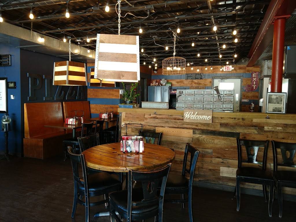 Downtown Pizza Thiensville / Mequon | restaurant | 227 S Main St, Thiensville, WI 53092, USA | 2623874992 OR +1 262-387-4992