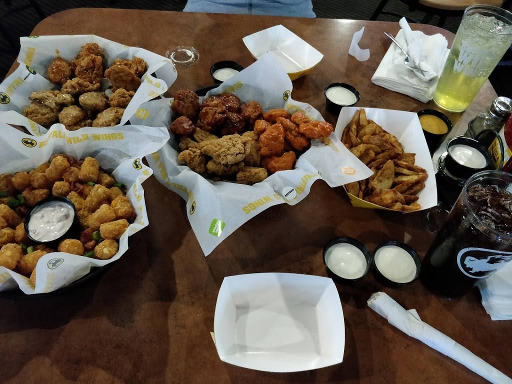 Buffalo Wild Wings | meal takeaway | 10015 Coors Blvd NW, Albuquerque, NM 87114, USA | 5059229464 OR +1 505-922-9464