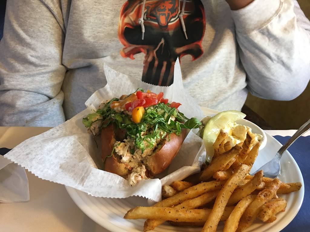 Captains House | restaurant | 6004 Miller Ave, Gary, IN 46403, USA | 2192392639 OR +1 219-239-2639