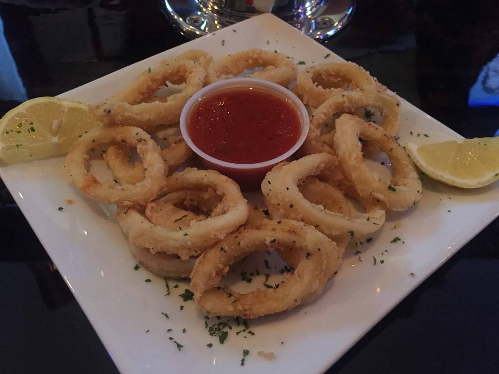 Legendary Bar & Grill | restaurant | 3513 E Tremont Ave, Bronx, NY 10465, USA | 7188220100 OR +1 718-822-0100