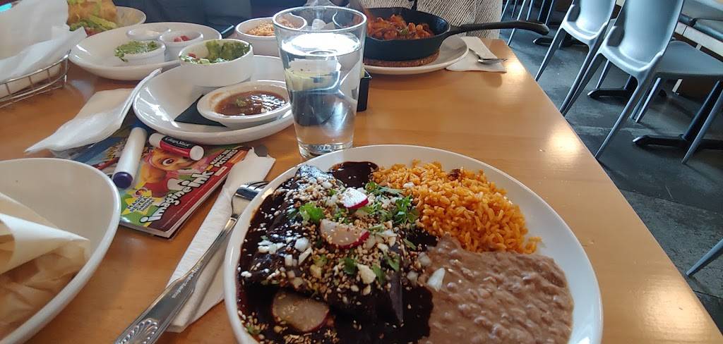 Cha Cha Cha Taqueria Cascade Station | restaurant | 10107 NE Cascade Station, NE Cascades Pkwy, Portland, OR 97220, USA | 9712718467 OR +1 971-271-8467