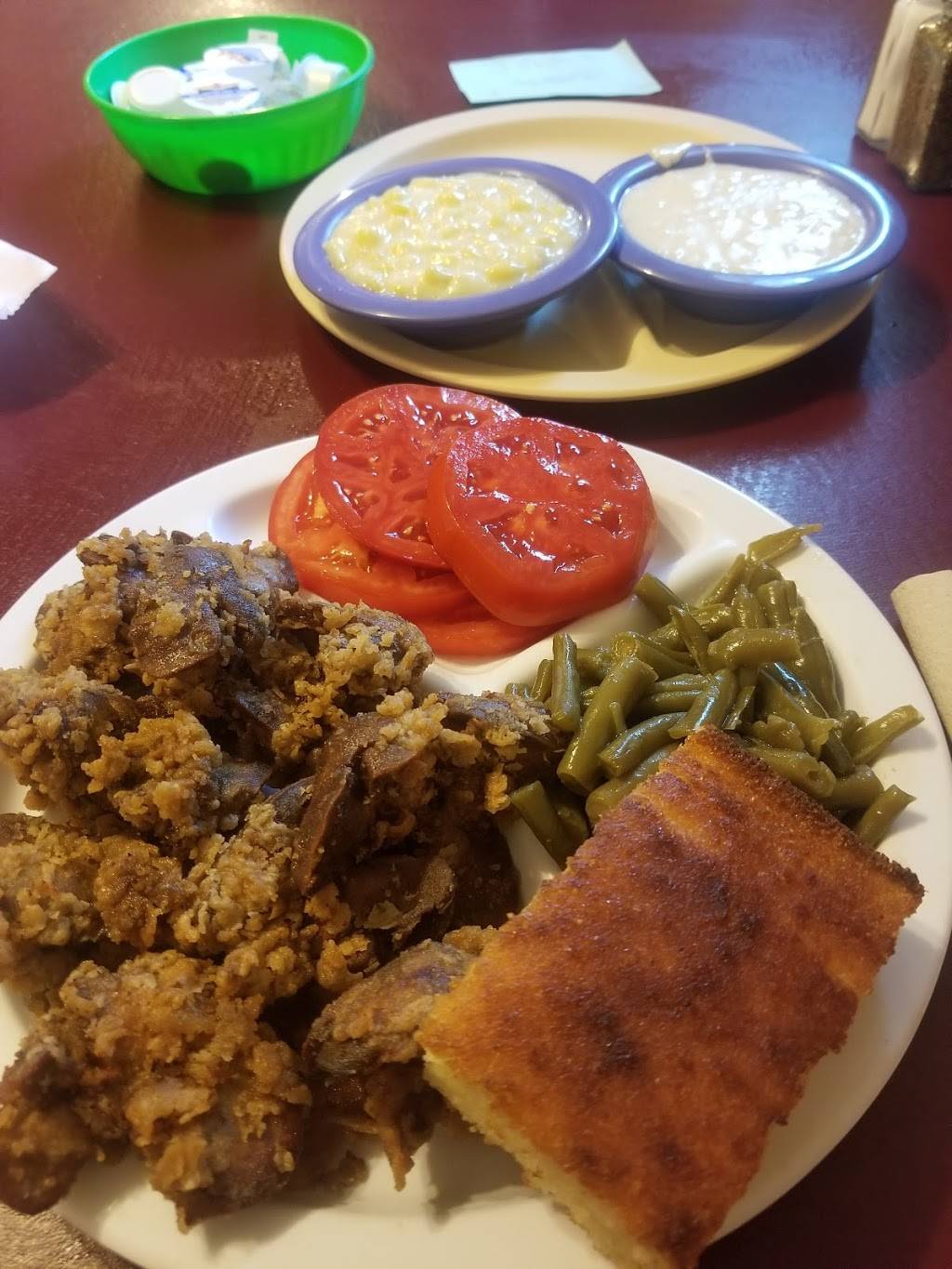 Dougs Place | restaurant | 696 GA-293, Emerson, GA 30137, USA | 7703829063 OR +1 770-382-9063